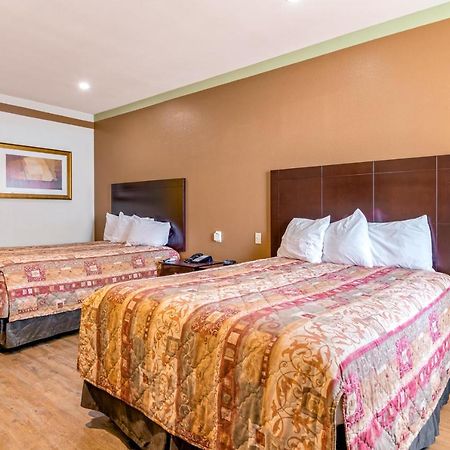 Big Lake Inn And Suites Kültér fotó